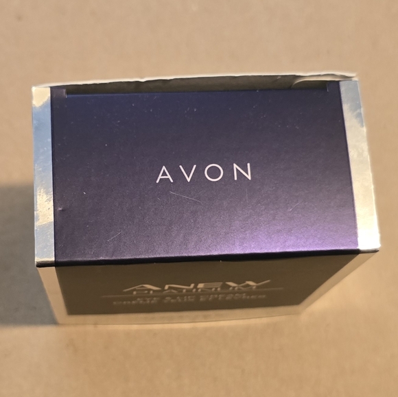 Avon Anew Platinum Eye & Lip Cream - Picture 5 of 7
